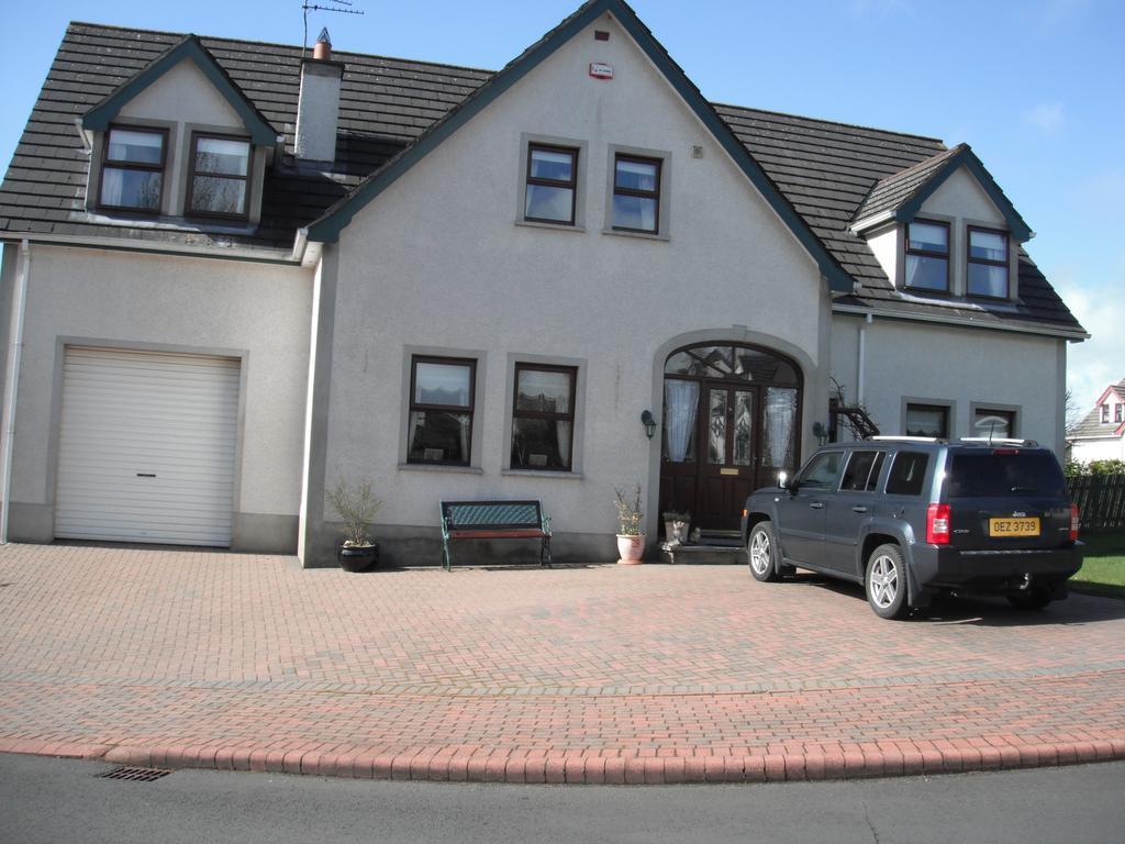 Narrow Gauge B&B Ballymoney Exterior foto