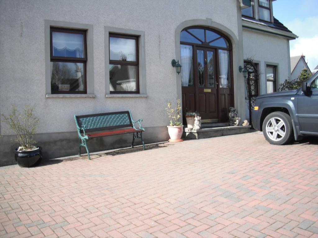 Narrow Gauge B&B Ballymoney Exterior foto